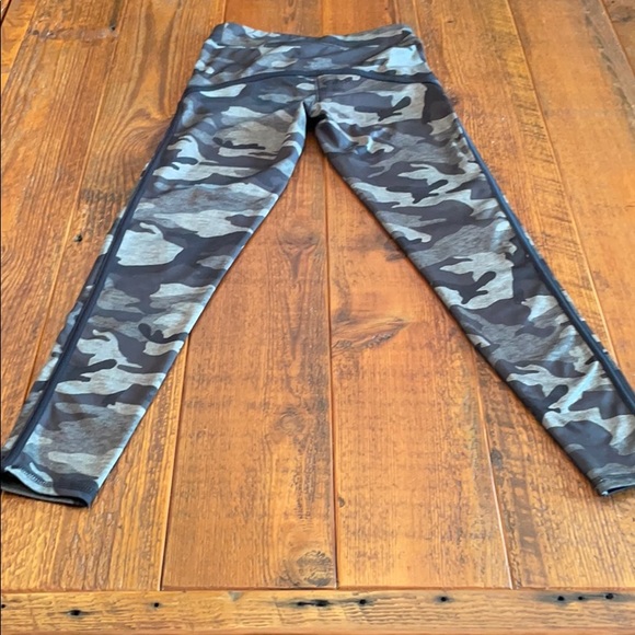 Abercrombie Kids 9/10 Black Camo Leggings - Picture 2 of 4
